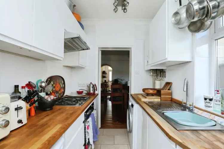 3-Bed Victorian House Large Garden Garage Off Road Parking