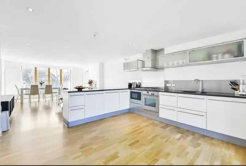 2 Bedroom Flat Kennington Road Near Stations