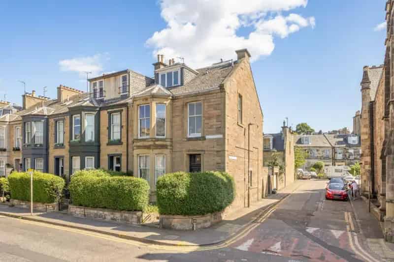 2 Bedroom Flat for Sale near Bruntsfield and Fountainbridge