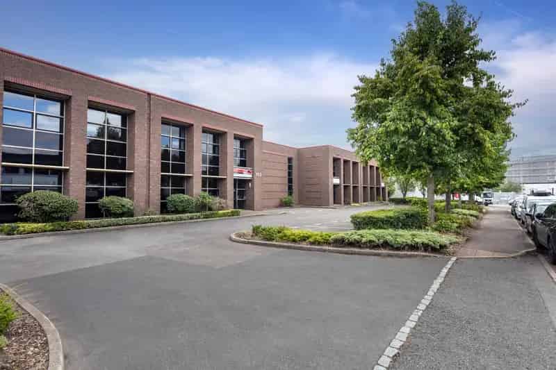 Industrial Warehouse Space for Lease in Slough