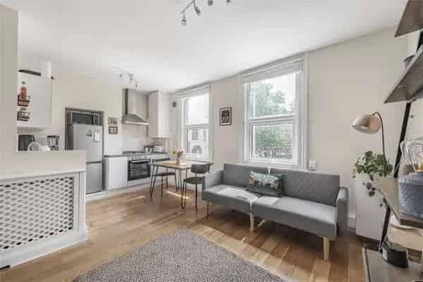Refurbished One-Bedroom Flat Near Richmond Station