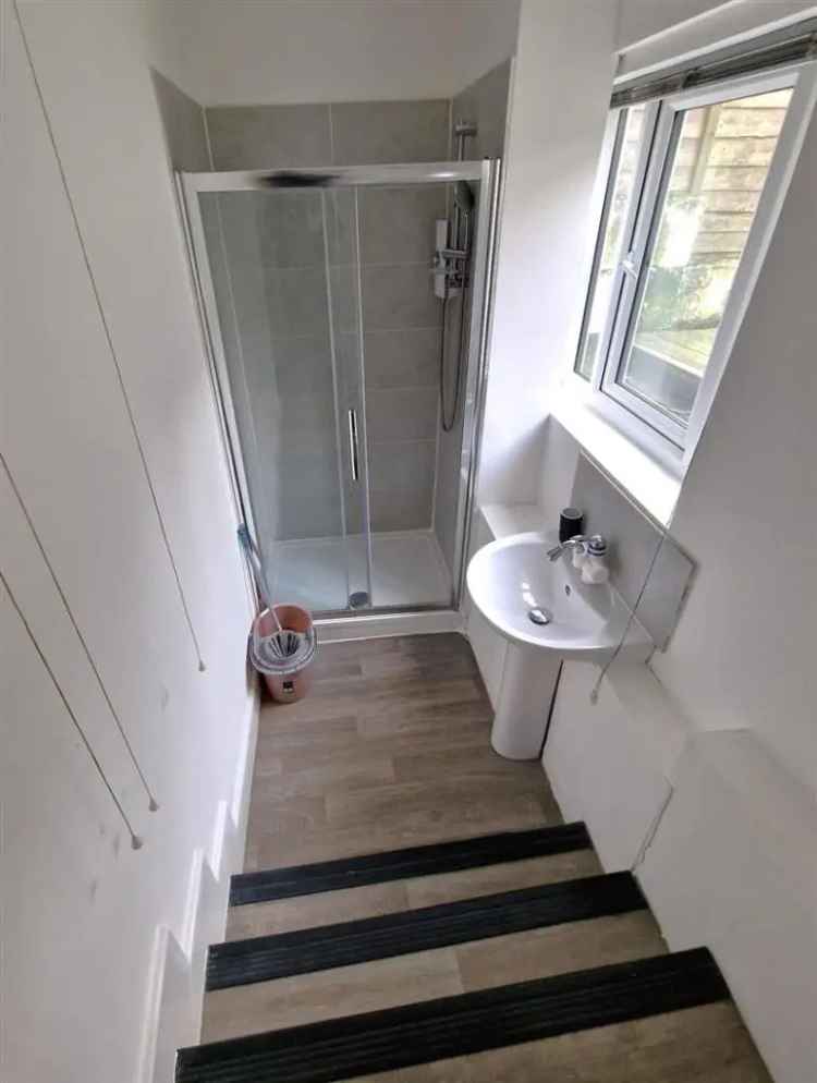 Large Studio Flat Bournemouth Private Balcony