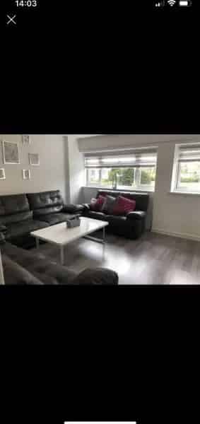 3 Double Bedroom Maisonette Near Train Station