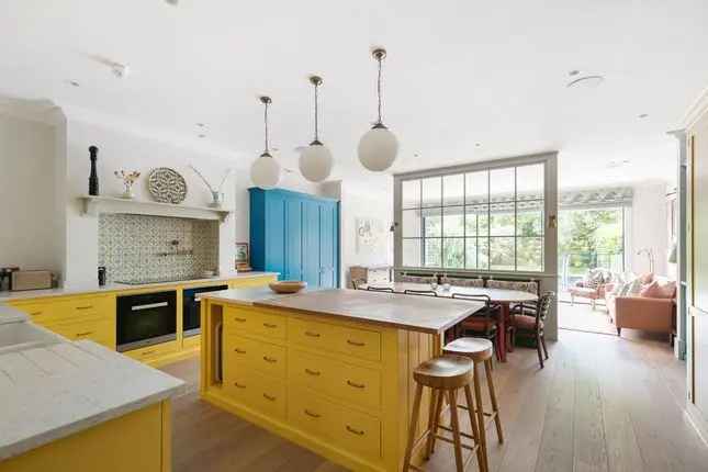 Luxury Semi Detached House for Sale in London SW18
