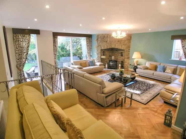 6 bedroom detached house for sale