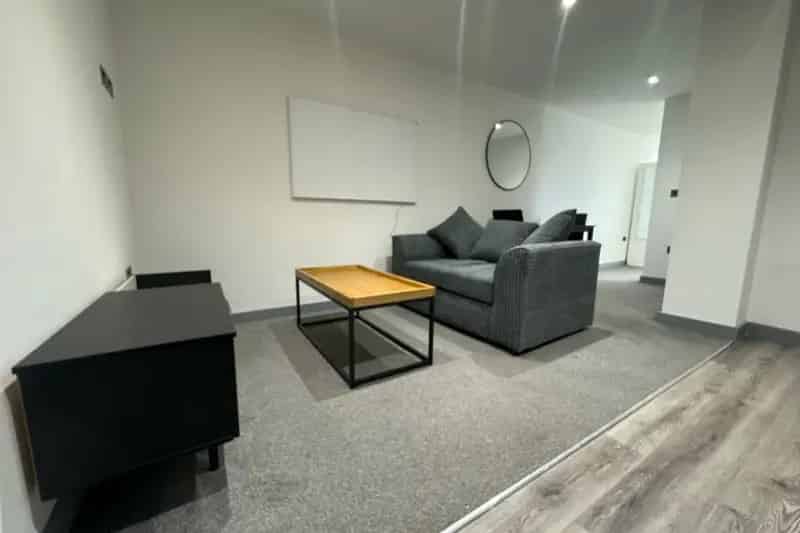 One Bedroom City Centre Apartment Available Now Zero Deposit Guarantee