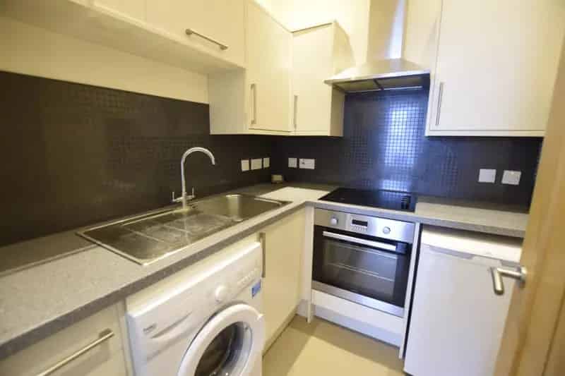 Studio Flat Town Centre Modern Furnished Apartment