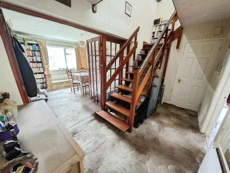 5 Bedroom House For Sale Needs Modernisation