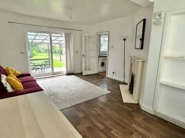 Three Double Bedroom Home For Sale Near Schools and M1 Junction 26