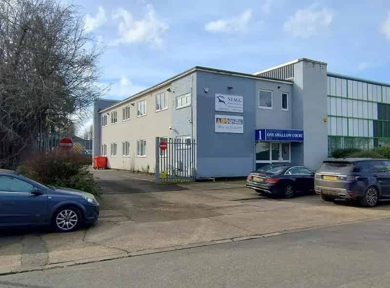 Modern Self Contained Business Building Welwyn Garden City