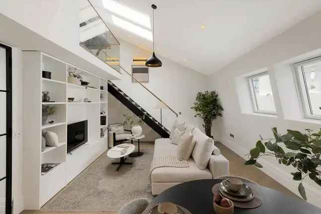 Flat for sale in Redcliffe Gardens, London SW10