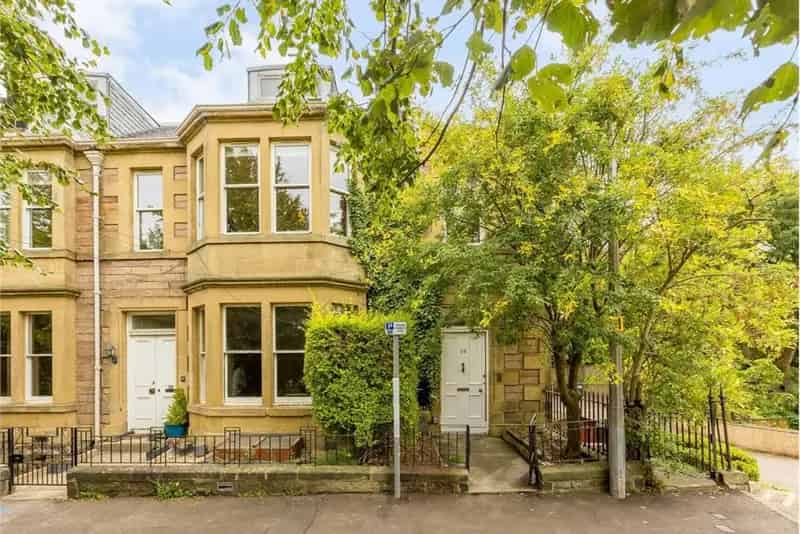 4 Bed Flat - Upper with 3 Reception Rooms