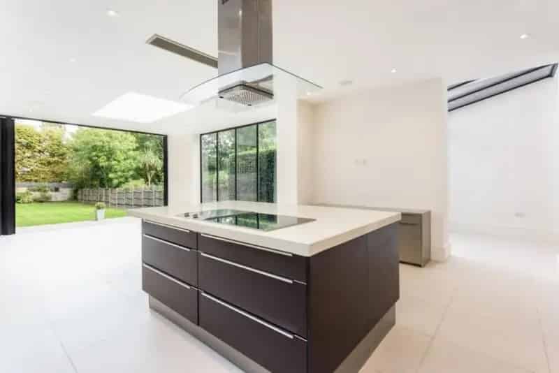7 Bed Semi-Detached House Crouch End Large Family Home