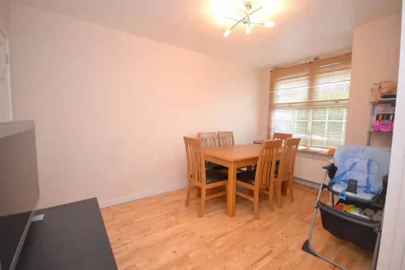 2 Bedroom House To Let Near Reading Town Centre