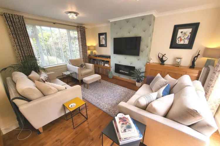 Detached 3 Bedroom House with Landscaped Garden and Lovely Views