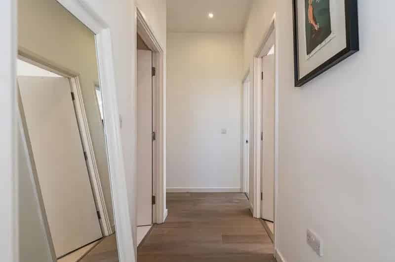 2 Bedroom Flat for Sale in Clapham Old Town