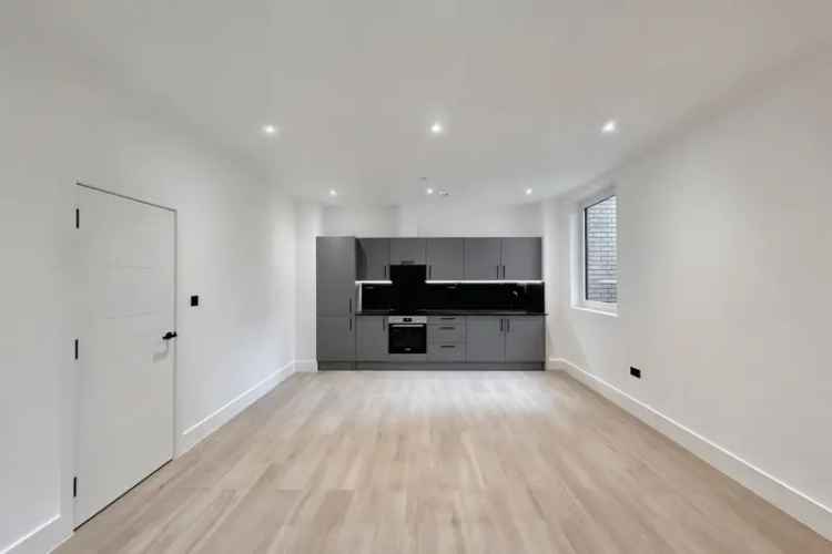 Brand New 1-Bedroom Apartment Near Transport Links
