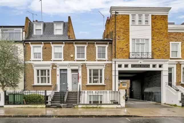 Family House for Sale in Fulham SW6