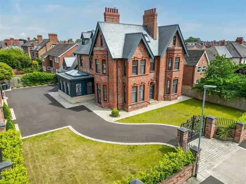 Detached House for sale with 5 bedrooms, Cleveland Avenue, Darlington