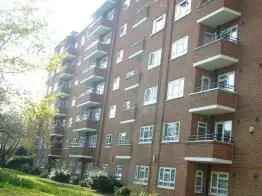 3 Bed Council Flat Near Amenities