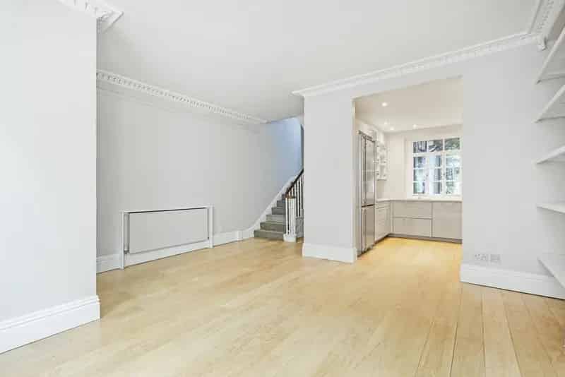 Five Bedroom Belgravia Townhouse with Private Outdoor Space