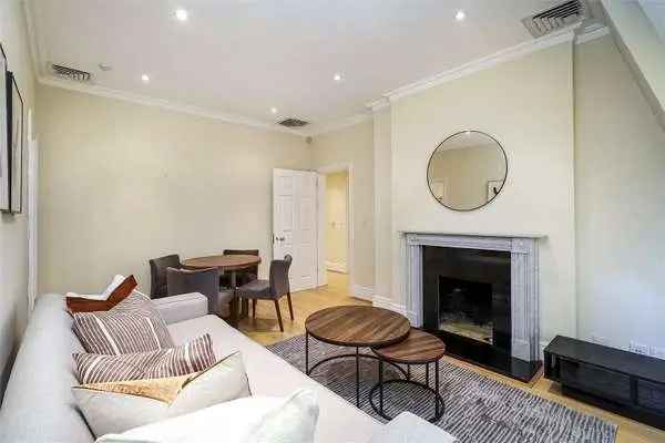 One Bedroom Flat Pall Mall London SW1Y 5LU
