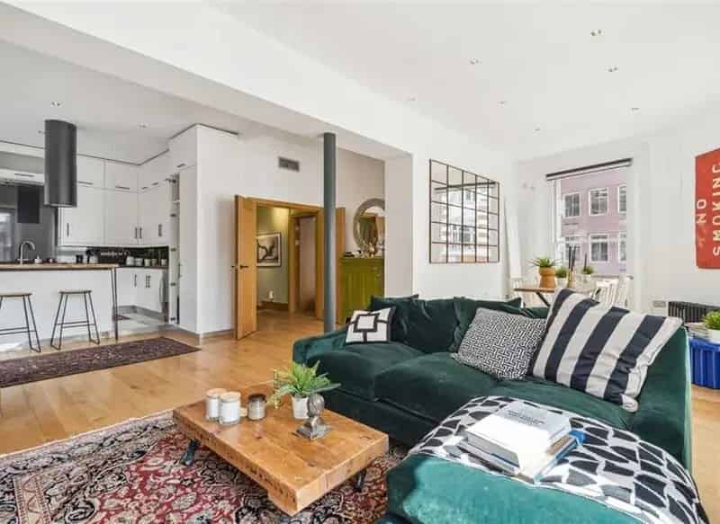Refurbished 2-Double Bedroom Conversion in Grade II Listed Building