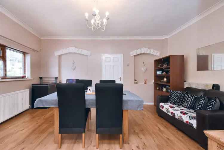 House For Sale in Leeds, England