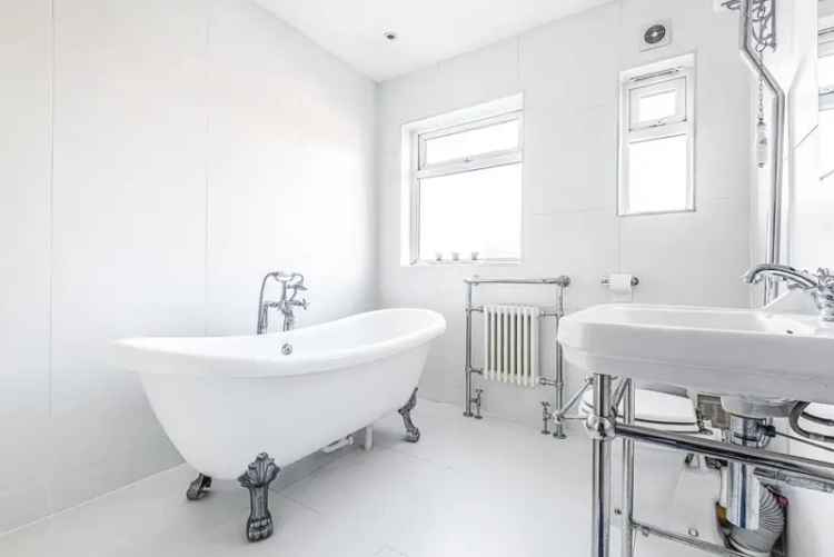 House For Sale in London, England