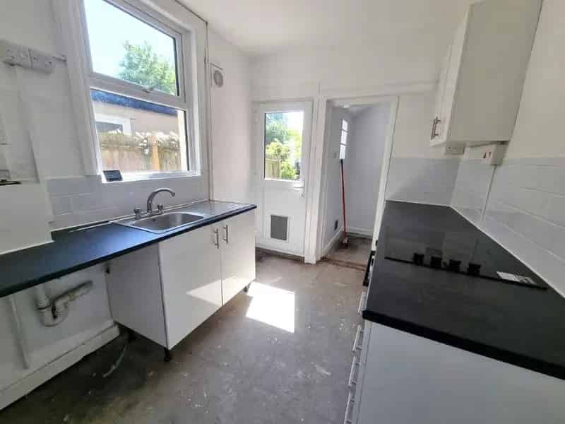 Refurbished 2 Bed End Terrace House Ipswich