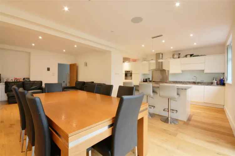 4 Bedroom Detached House for Sale Popes Lane London