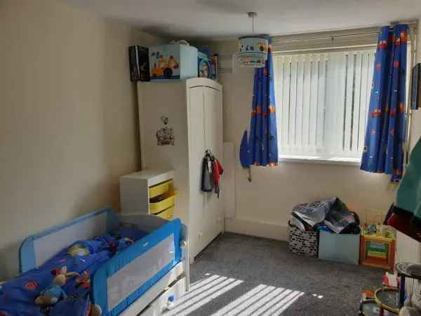 Flat For Rent in Bristol, England