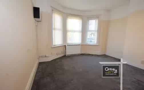 1 Bed Flat Southampton Shirley 19m² Ground Floor