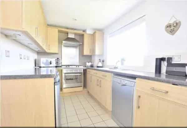 2 Bedroom End Terrace House to Rent
