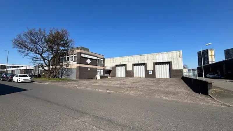 Warehouse To Let Glasgow - Refurbished Steel Portal Frame Unit