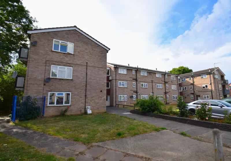 2 bedroom Flat
 To Rent