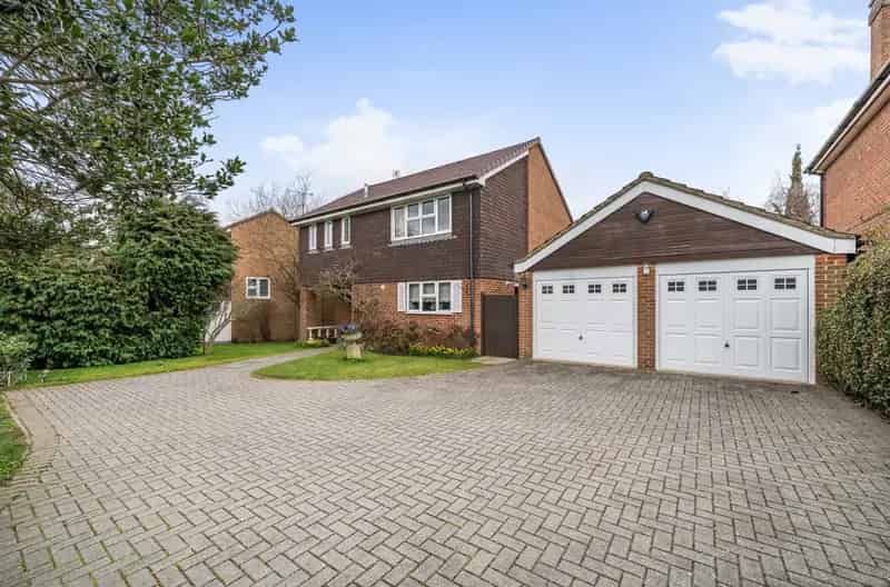 4 Bedroom Detached House North Woodley