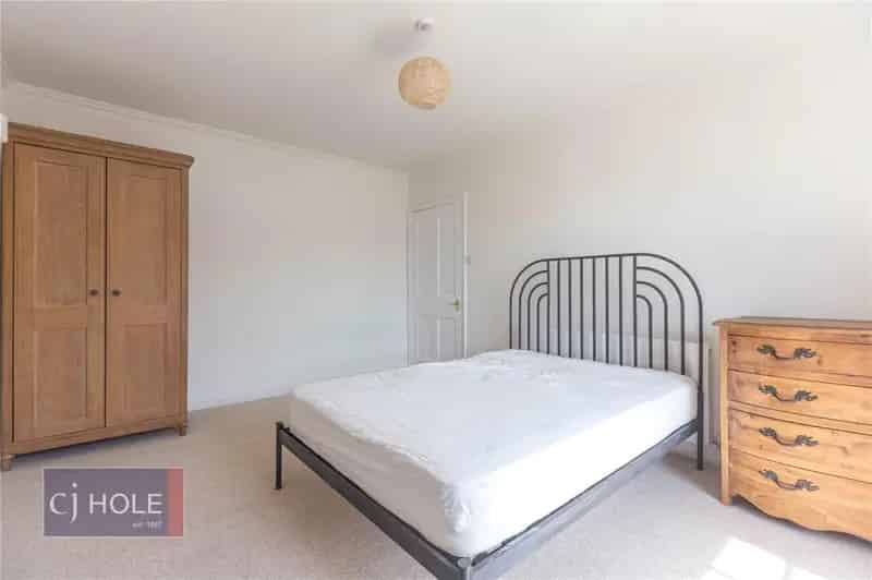 2 Bedroom Furnished Apartment Available Now