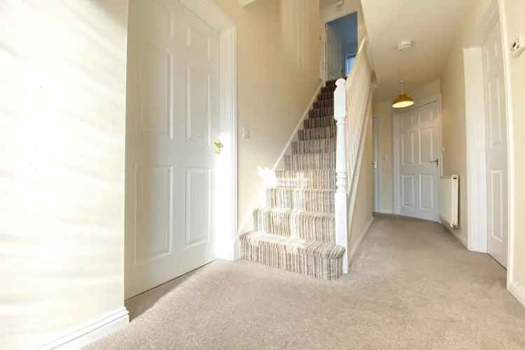 6 Bedroom Family Home with Garage and Garden
