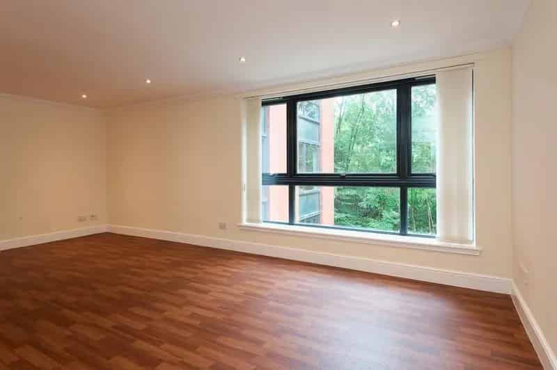 2 Bedroom Flat for Sale in Renfrewshire