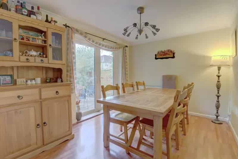 4 Bedroom Detached House for Sale Lacey Green