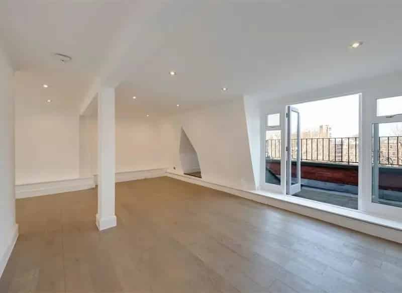 Four Bedroom Penthouse Apartment near Earl's Court