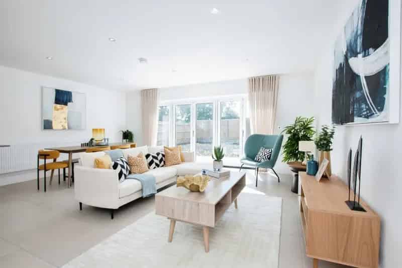 4 Bedroom Detached Home with Double Garage and Parking