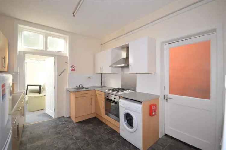 6 Bedroom Detached Student House Winton