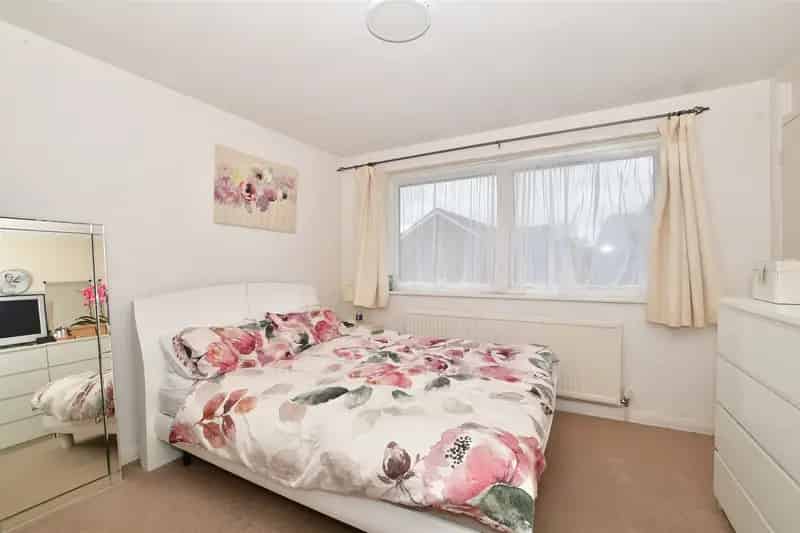 2 Bedroom Flat for Sale Sutton SM2 Buy to Let Investment