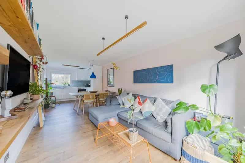 One Bedroom Garden Flat near Clapham Junction