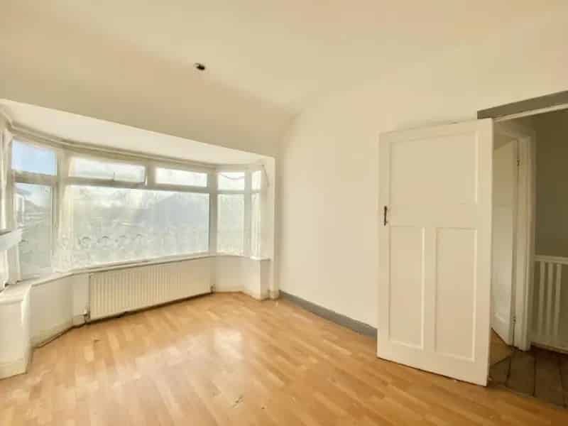 3 Bed Terraced House Greenford - Huge Extension Potential - No Chain