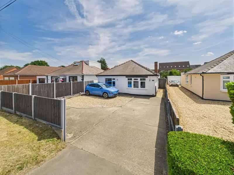 3 Bedroom Bungalow For Sale Extended Detached Home Office Pod EV Charger