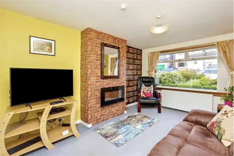 3 Bed Semi-Detached House in Penicuik Near Schools