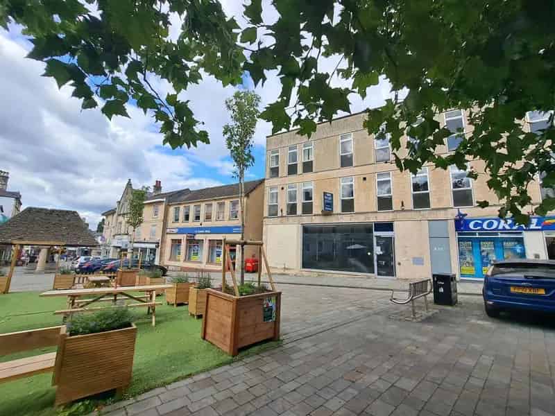Retail and Office Space in Chippenham Market Place
